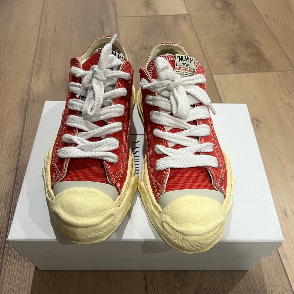 Used ‘Maison Mihara Yasuhiro Hank’ in Orange